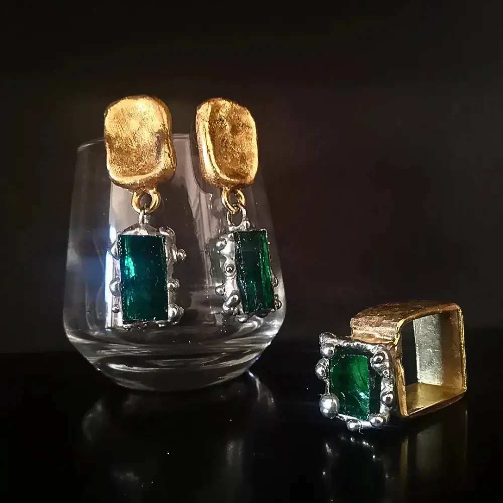 Emerald Glass, Bronzo giallo, Vetro di Murano