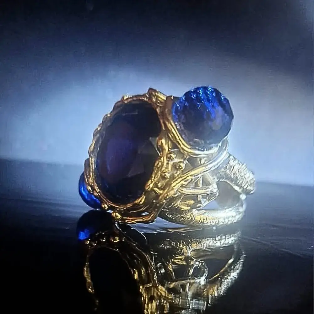 Nettuno, Bronzo, pietre vitree e zircone