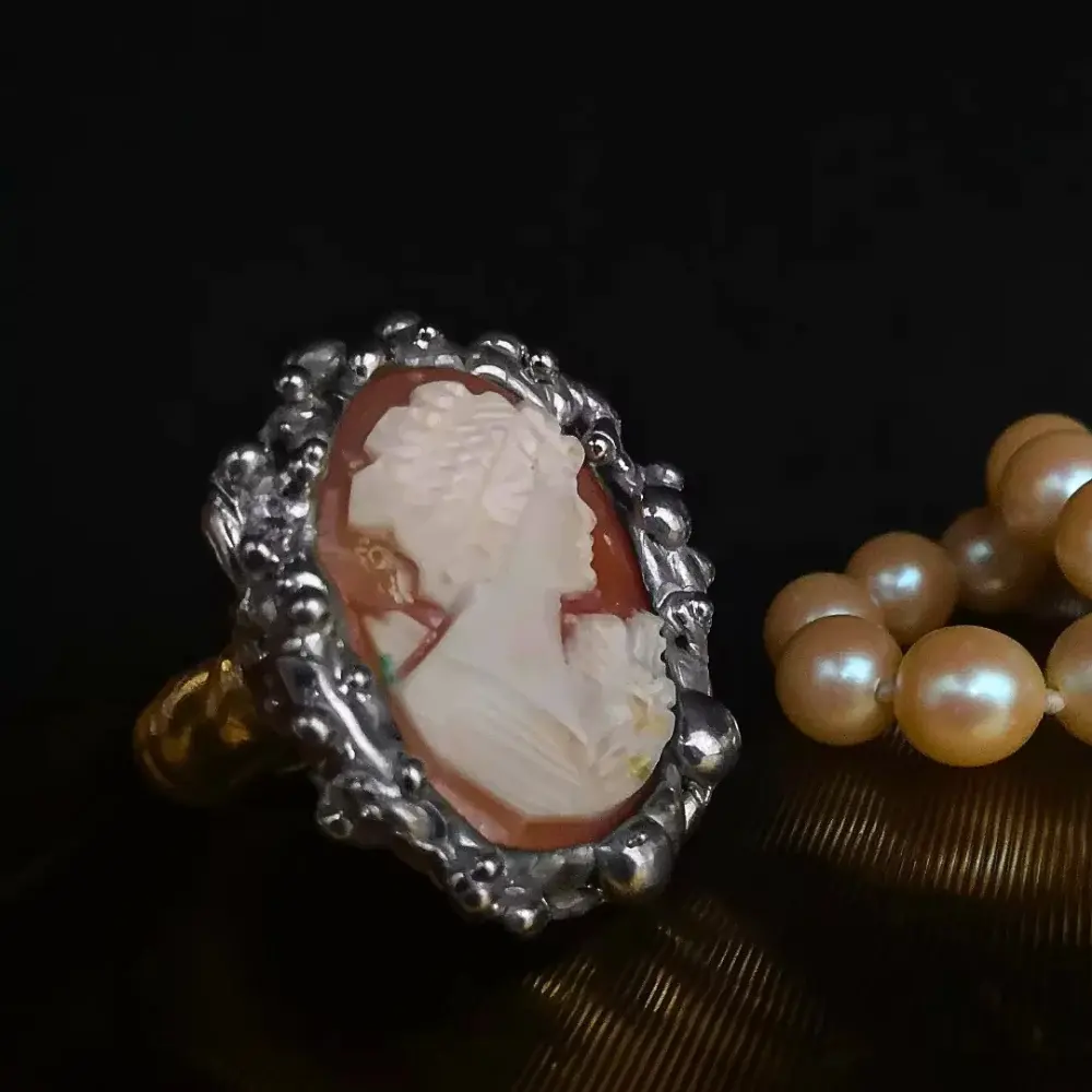 Romantic ring, Cammeo