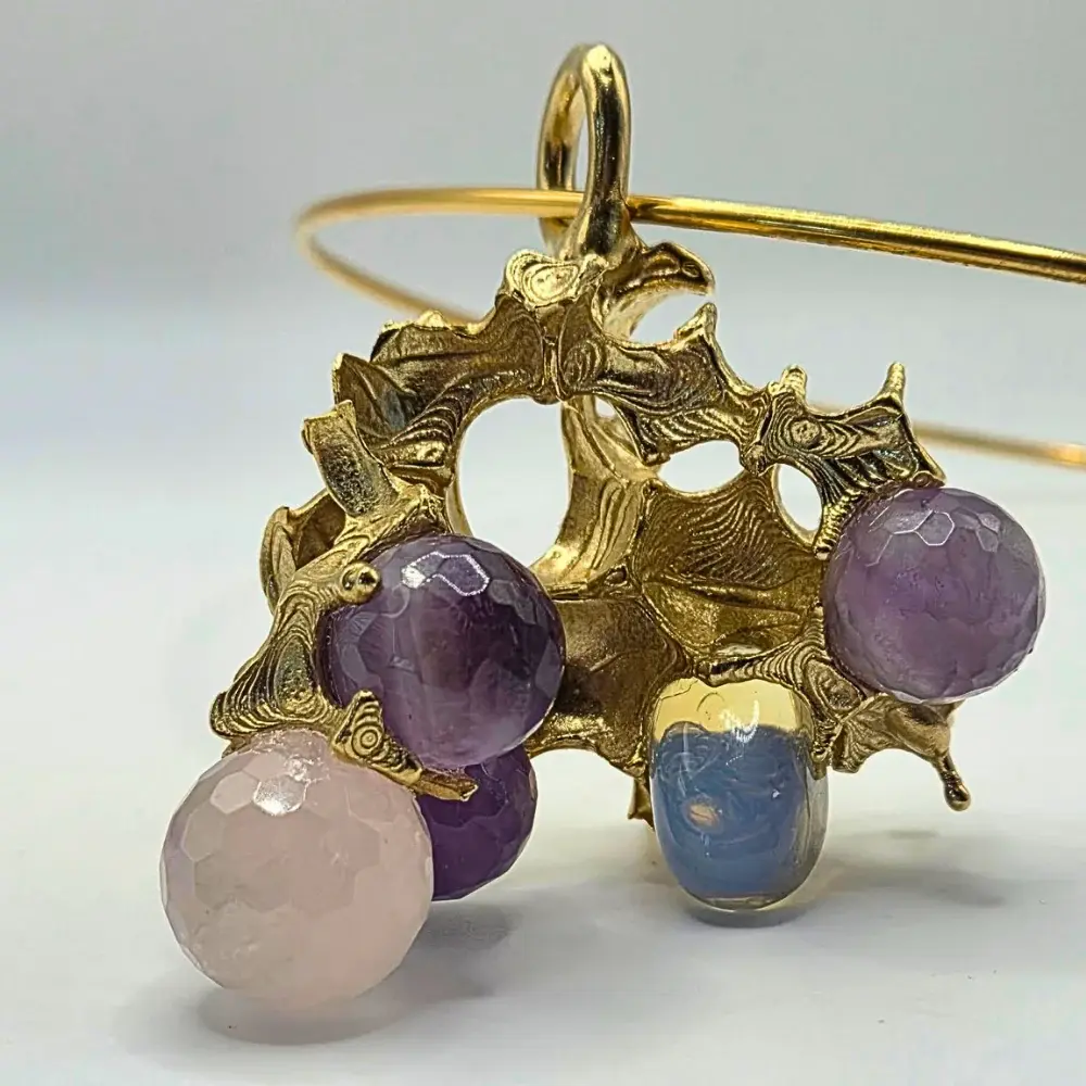 Unconventional, Bronzo, quarzo rosa e ametista