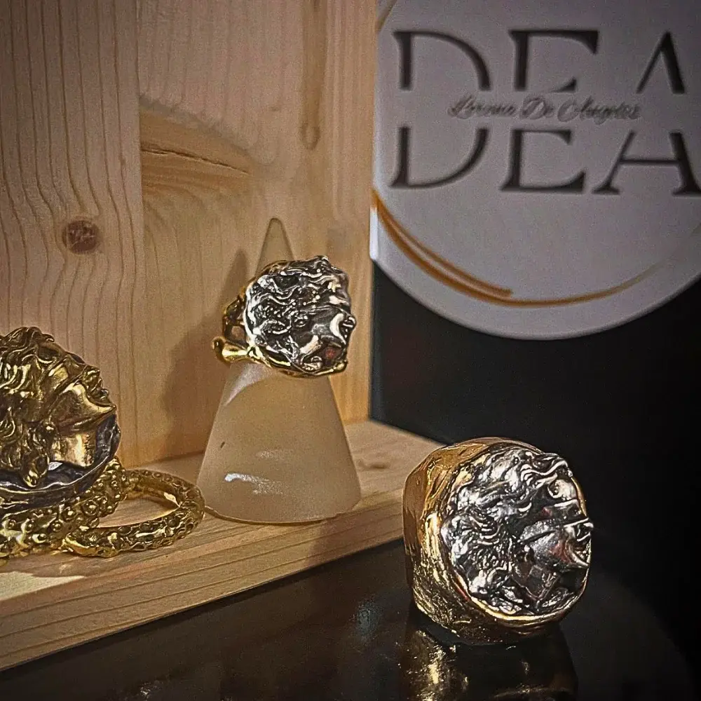Dea, Bronzo e argento