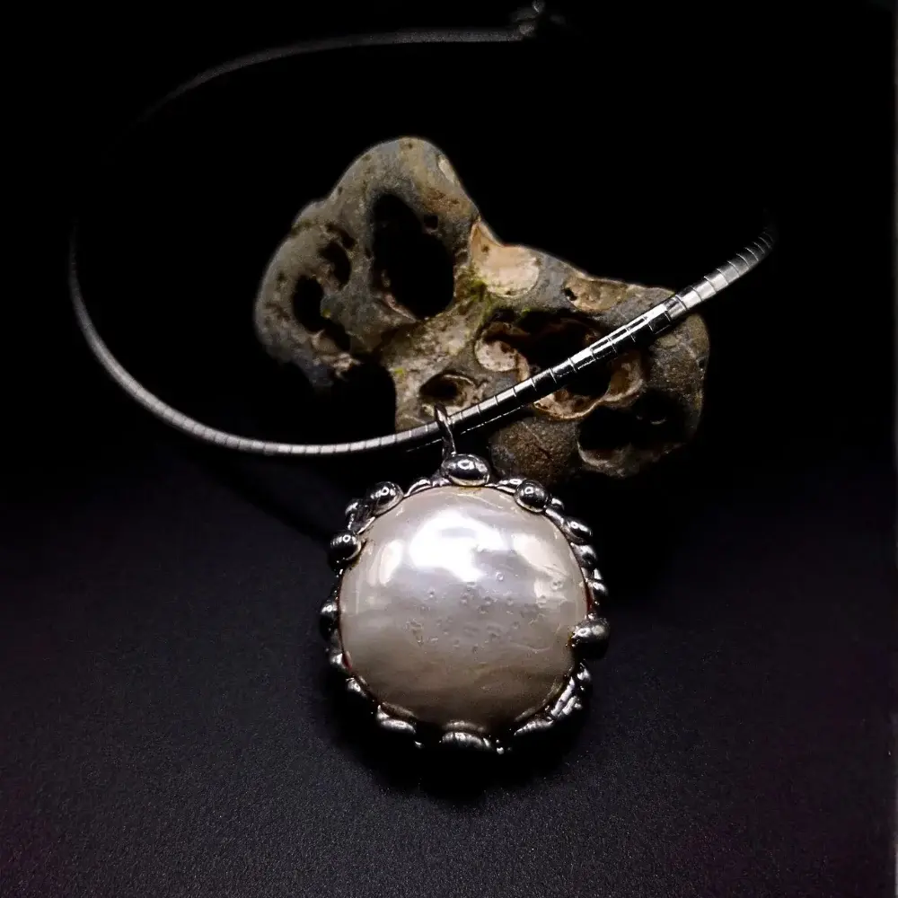 Full Moon, Argento, Sfera di madreperla