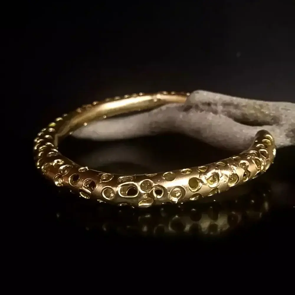 Spiraglio di luce, Bronzo giallo